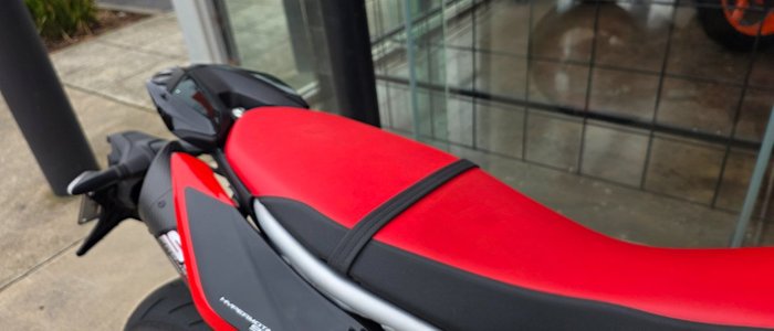 2022 DUCATI HYPERMOTARD 950 RVE RED