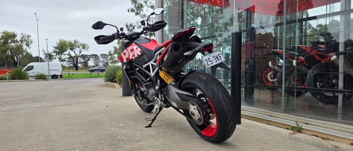 2022 DUCATI HYPERMOTARD 950 RVE RED