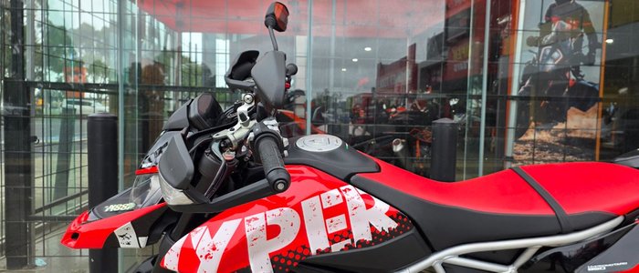 2022 DUCATI HYPERMOTARD 950 RVE RED