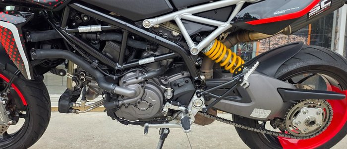 2022 DUCATI HYPERMOTARD 950 RVE RED