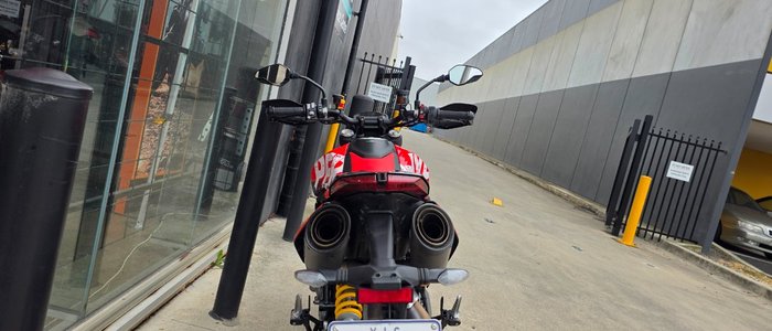 2022 DUCATI HYPERMOTARD 950 RVE RED