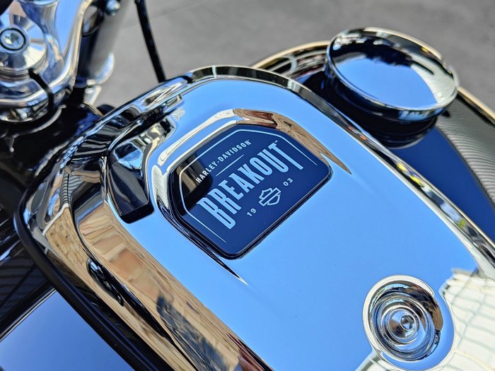 2025 HARLEY-DAVIDSON BREAKOUT 117 (FXBR) ROAD BLACK