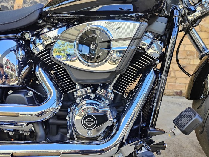 2025 HARLEY-DAVIDSON BREAKOUT 117 (FXBR) ROAD VIVID BLACK