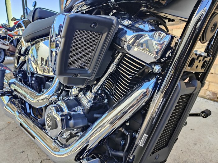 2025 HARLEY-DAVIDSON BREAKOUT 117 (FXBR) ROAD VIVID BLACK