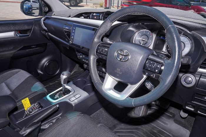 2021 Toyota Hilux SR5