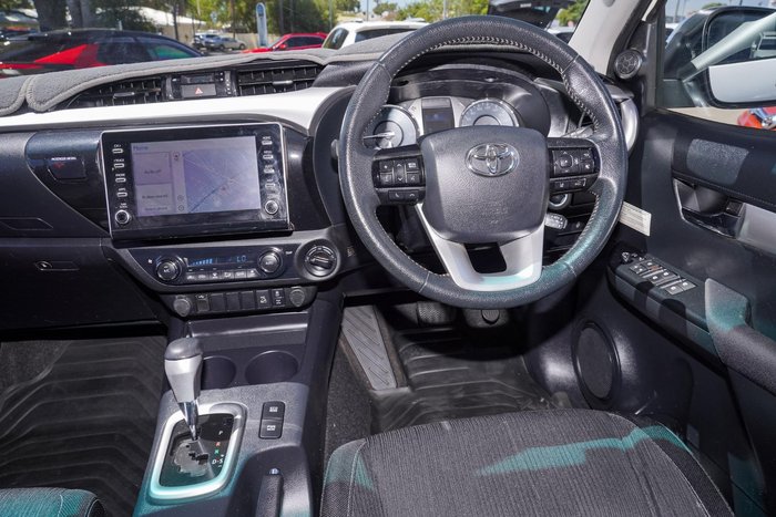 2021 Toyota Hilux SR5