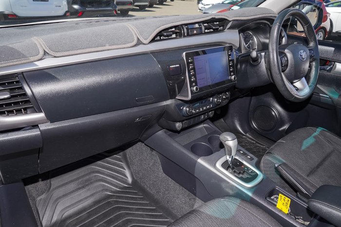 2021 Toyota Hilux SR5