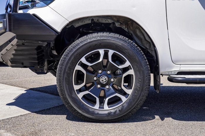 2021 Toyota Hilux SR5