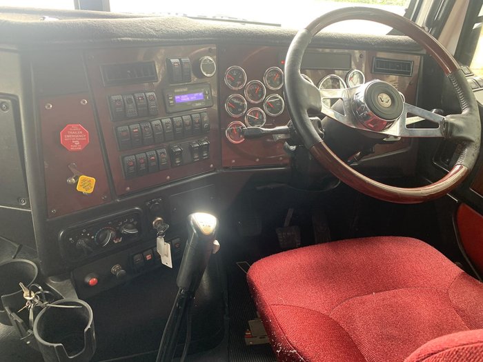 2021 Western Star 4800 Series 4800 FXB White