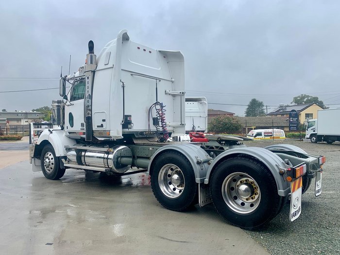 2021 Western Star 4800 Series 4800 FXB White