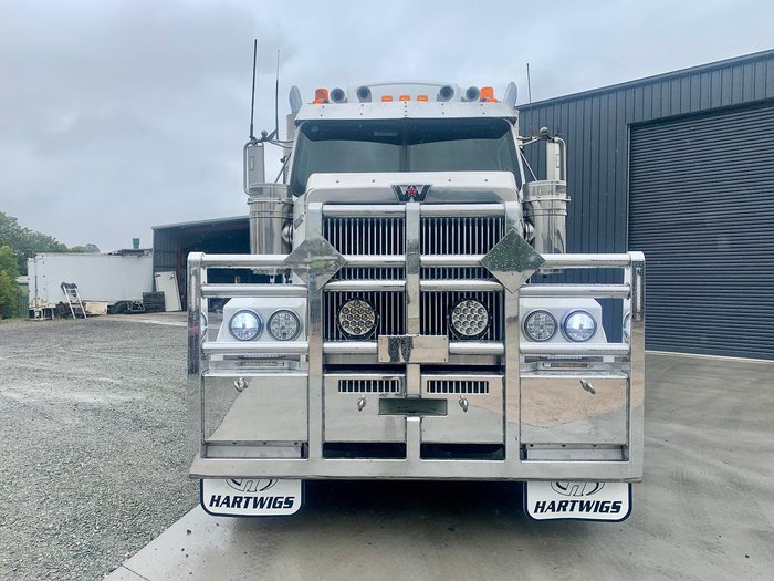 2021 Western Star 4800 Series 4800 FXB White
