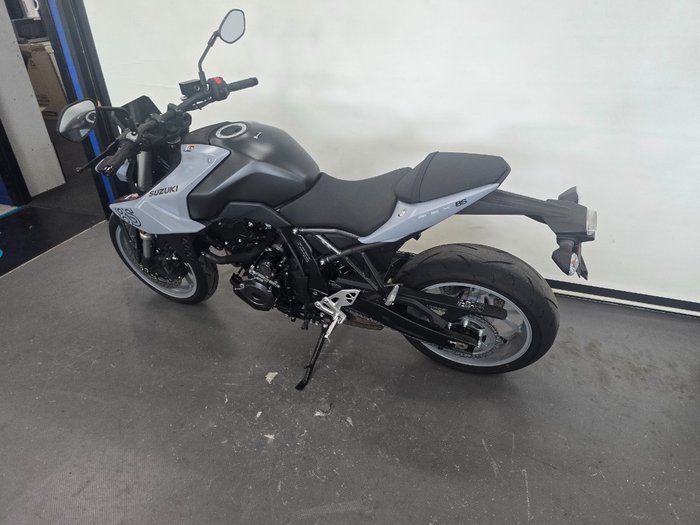 2024 Suzuki GSX-8S GREY