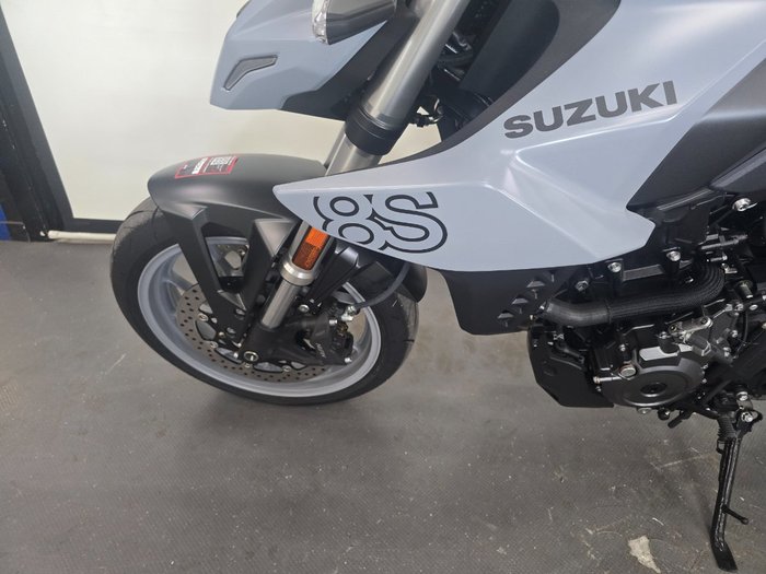 2024 Suzuki GSX-8S GREY