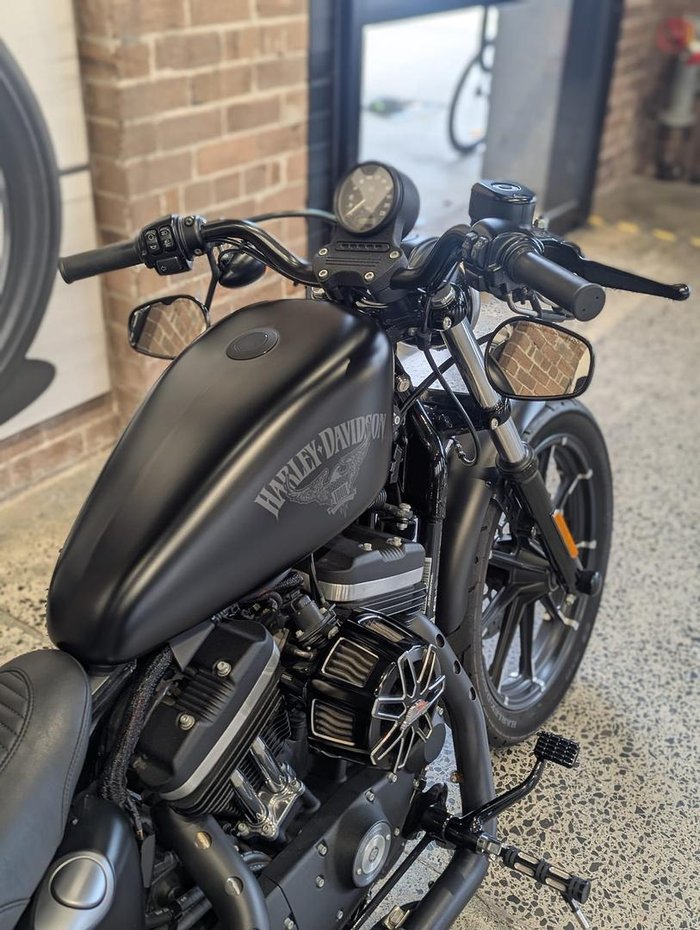 2016 Harley-Davidson Iron 883 (XL883N)