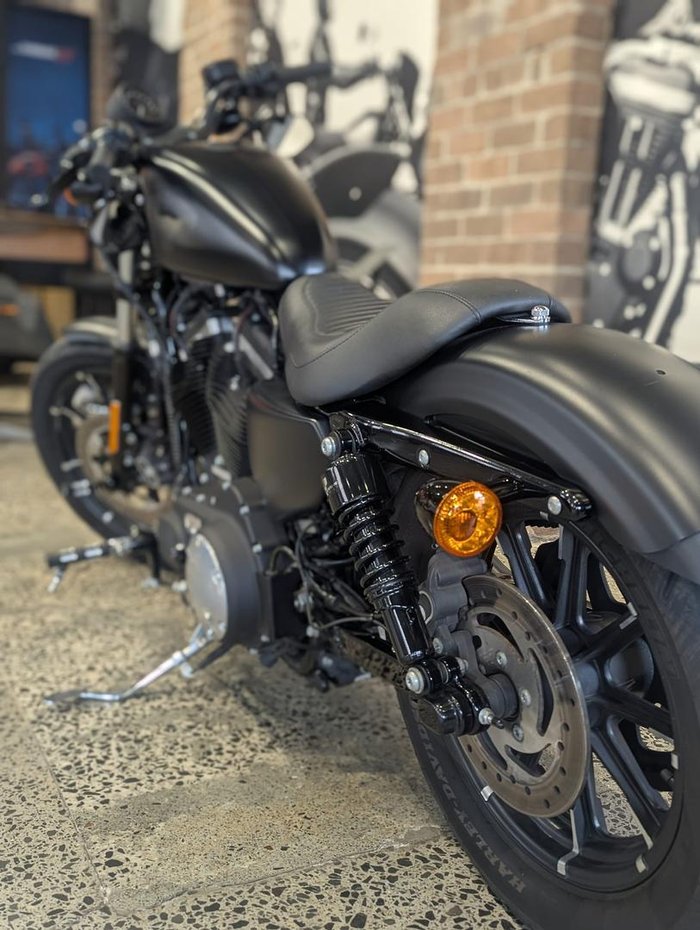 2016 Harley-Davidson Iron 883 (XL883N) Sportster Black