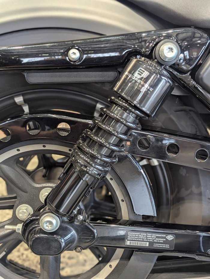 2016 Harley-Davidson Iron 883 (XL883N) Sportster Black