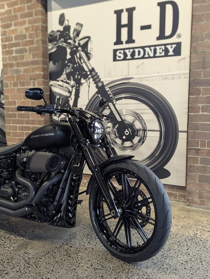 2018 Harley-Davidson Breakout 114 (FXBRS) Softail Black