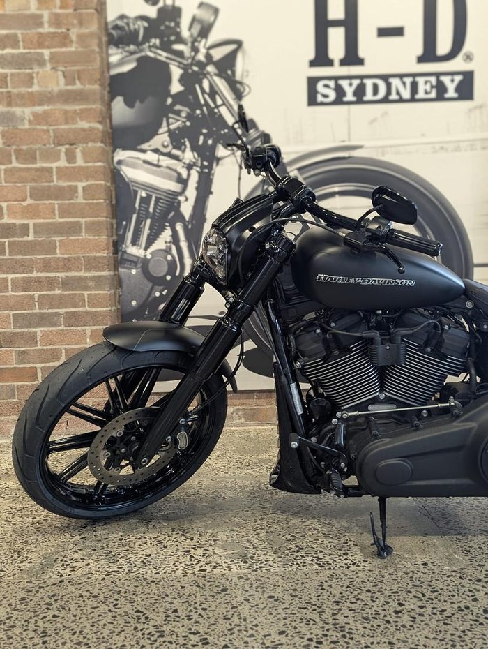 2018 Harley-Davidson Breakout 114 (FXBRS) Softail Black