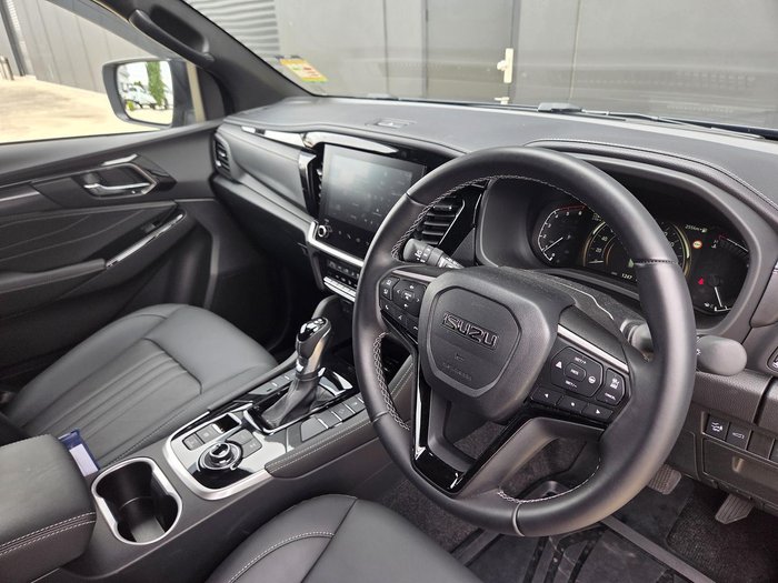 2025 Isuzu MU-X LS-T