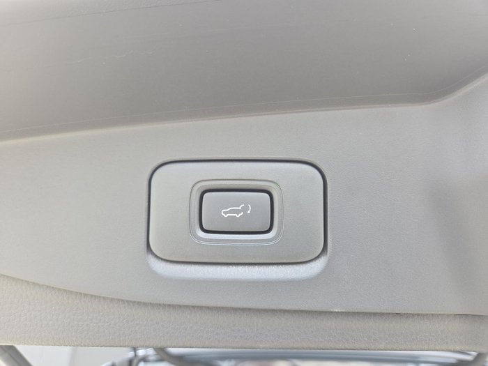 2025 Isuzu MU-X LS-T