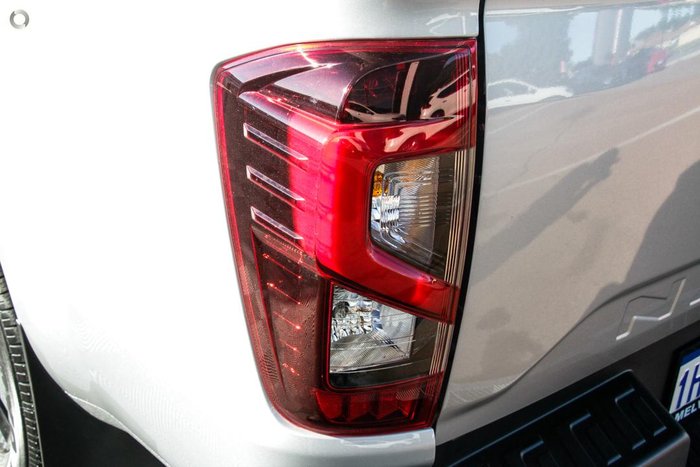 2025 Nissan Navara ST-X