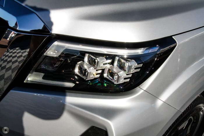 2025 Nissan Navara ST-X