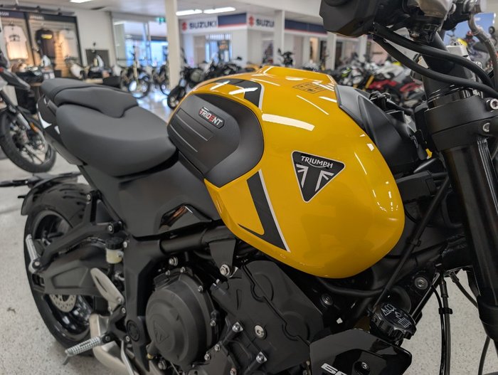 2026 Triumph 2026 Triumph 660CC Trident LAMS Yellow