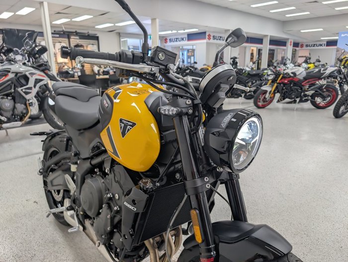2026 Triumph 2026 Triumph 660CC Trident LAMS Yellow
