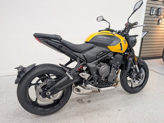 2026 Triumph 2026 Triumph 660CC Trident LAMS Yellow