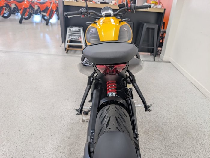 2026 Triumph 2026 Triumph 660CC Trident LAMS Yellow