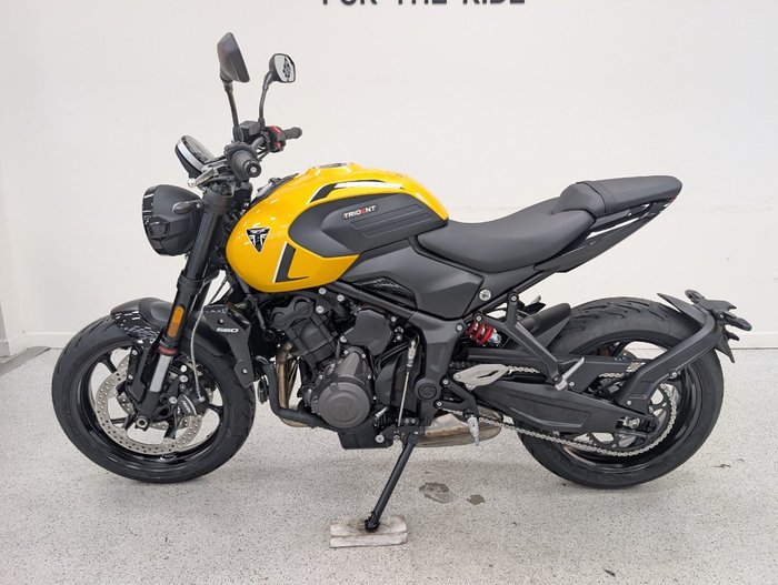 2026 Triumph 2026 Triumph 660CC Trident LAMS Yellow