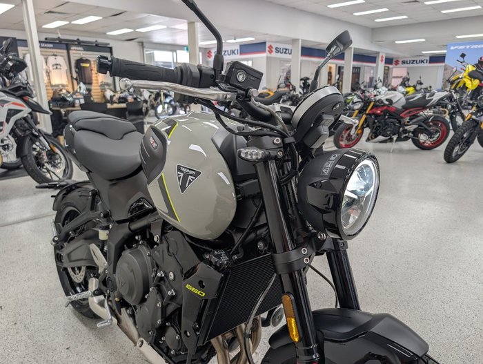 2026 Triumph 2026 Triumph 660CC Trident LAMS Black