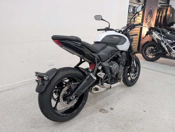 2026 Triumph 2026 Triumph 660CC Trident LAMS White