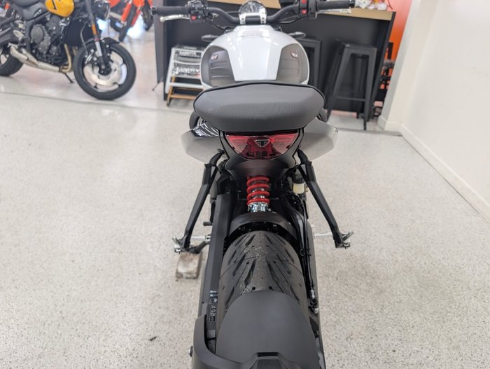2026 Triumph 2026 Triumph 660CC Trident LAMS White