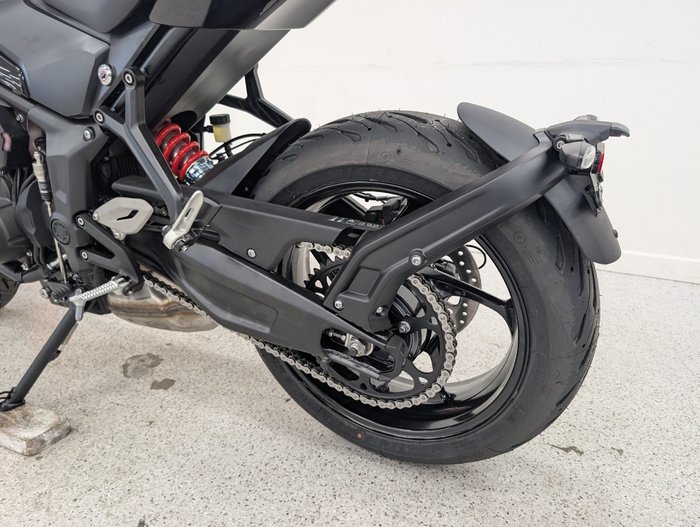 2026 Triumph 2026 Triumph 660CC Trident LAMS White