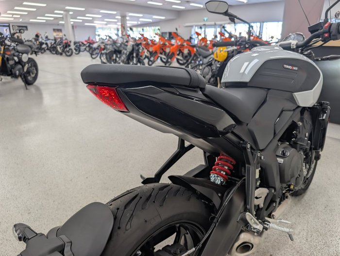 2026 Triumph 2026 Triumph 660CC Trident LAMS White