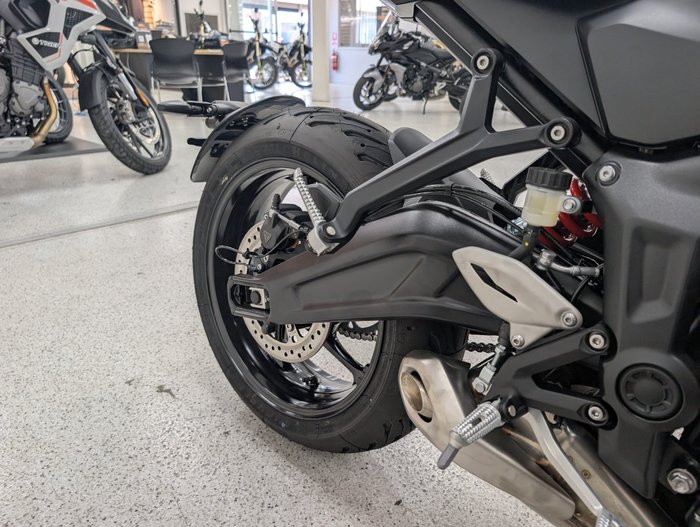 2026 Triumph 2026 Triumph 660CC Trident LAMS White