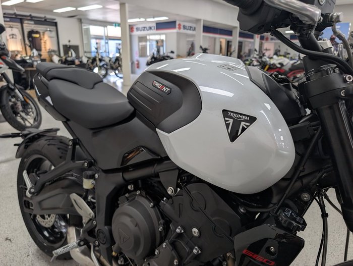 2026 Triumph 2026 Triumph 660CC Trident LAMS White