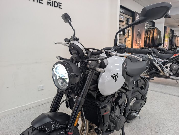 2026 Triumph 2026 Triumph 660CC Trident LAMS White