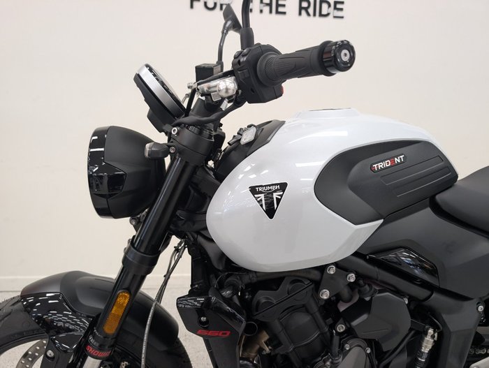 2026 Triumph 2026 Triumph 660CC Trident LAMS White