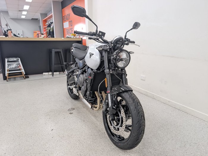 2026 Triumph 2026 Triumph 660CC Trident LAMS White