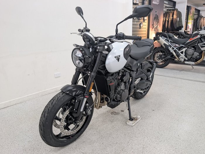 2026 Triumph 2026 Triumph 660CC Trident LAMS White