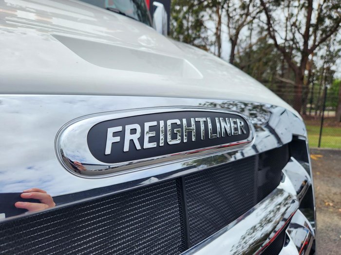 2024 Freightliner Cascadia 116