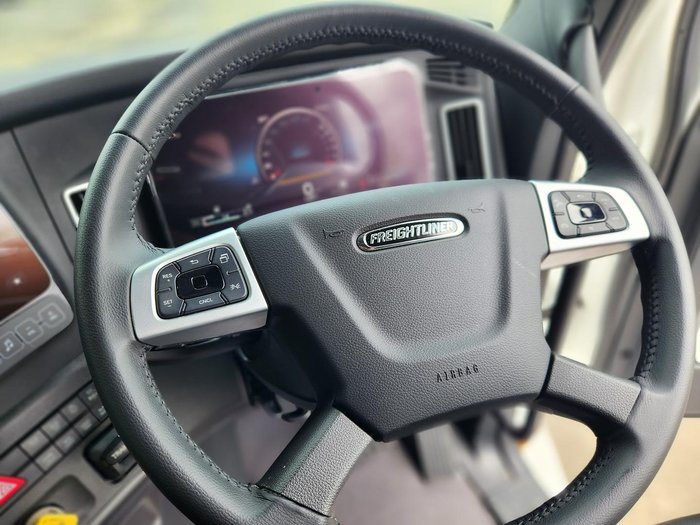 2024 Freightliner Cascadia 116