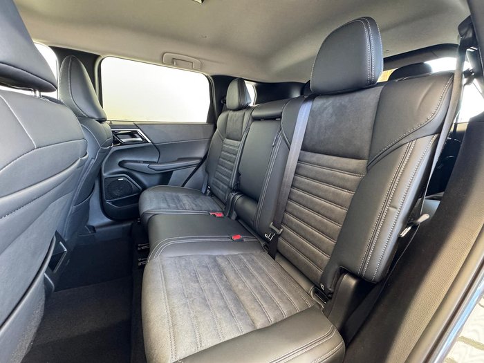 2025 Mitsubishi Outlander Aspire