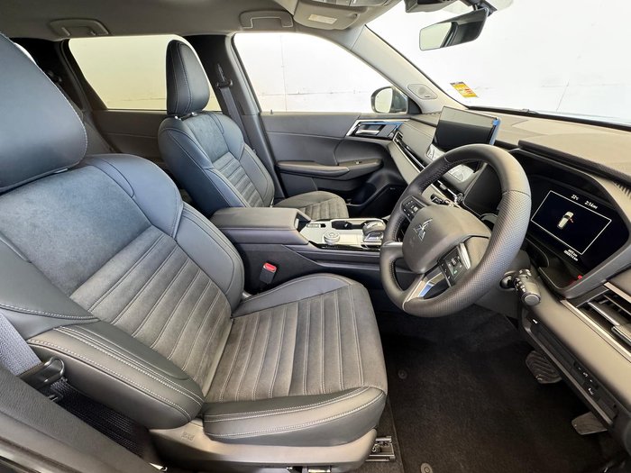 2025 Mitsubishi Outlander Aspire