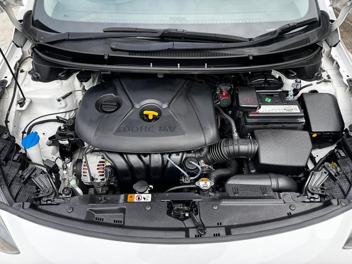 2013 Hyundai i30 Premium GD Creamy White