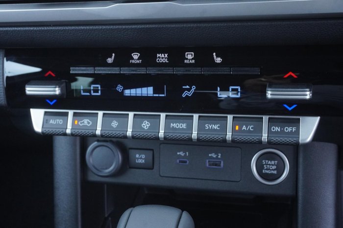 2025 Mitsubishi Triton GLS