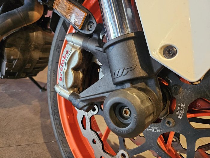 2015 KTM 1290 Super Duke R Super Duke White