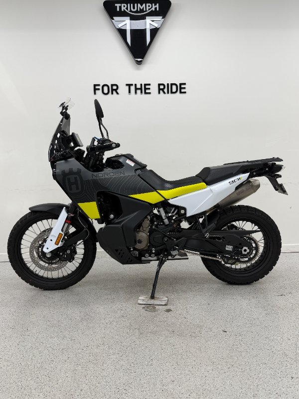 2022 HUSQVARNA NORDEN 901 Black